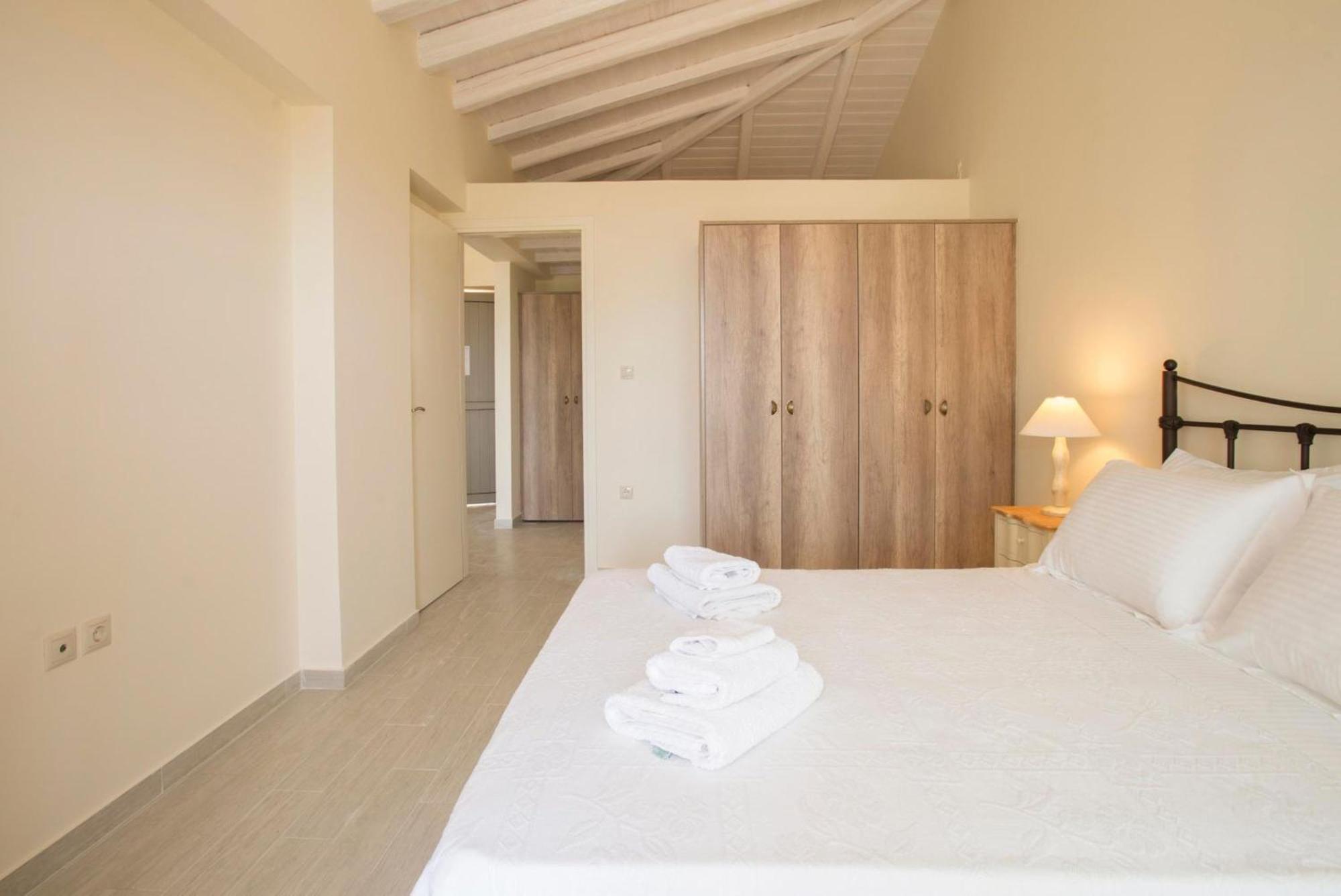 Poliana Estate Villas Riglia Exterior photo