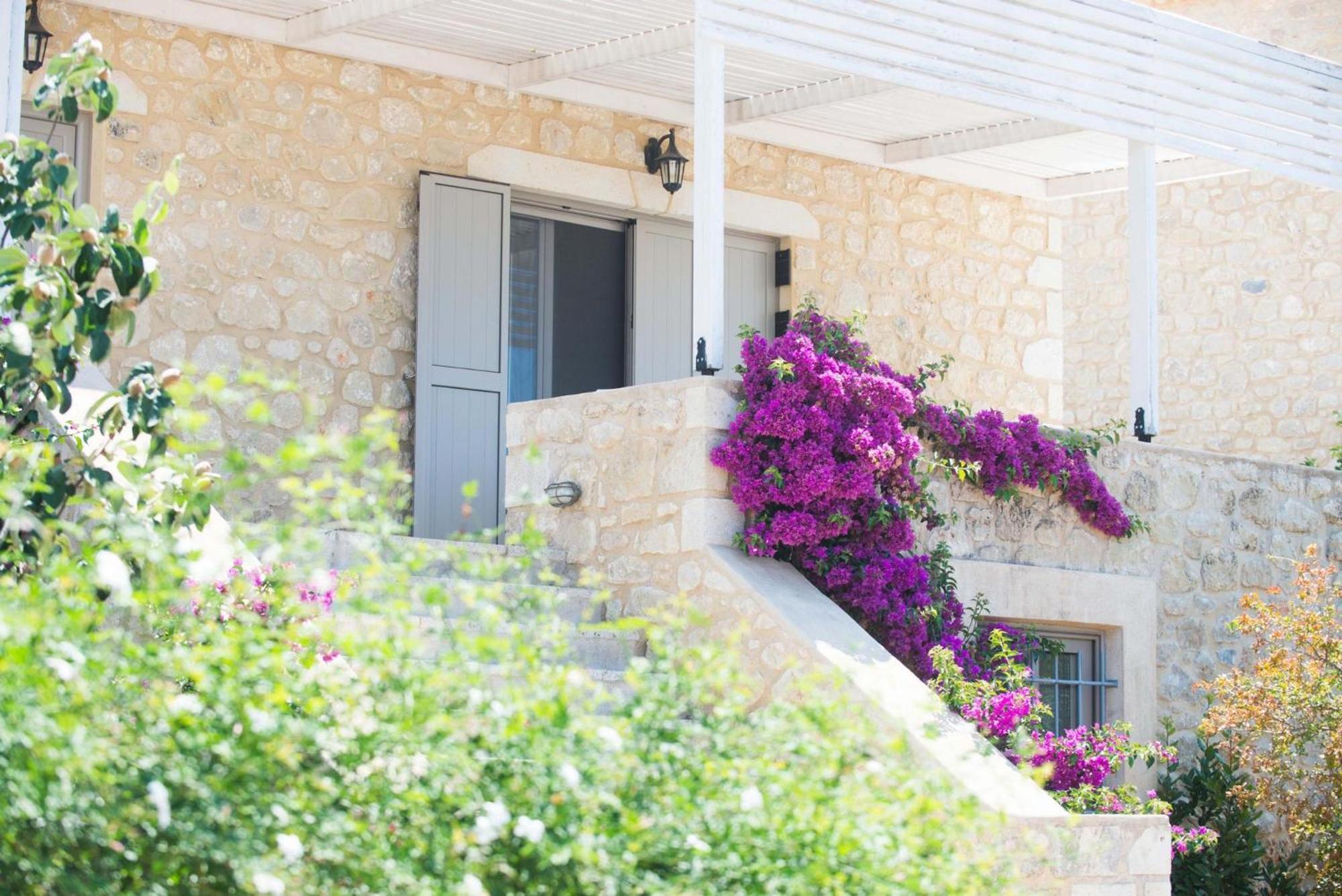 Poliana Estate Villas Riglia Exterior photo